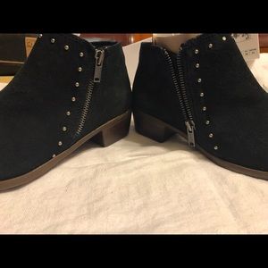 Minnetonka Suede BOOTIES